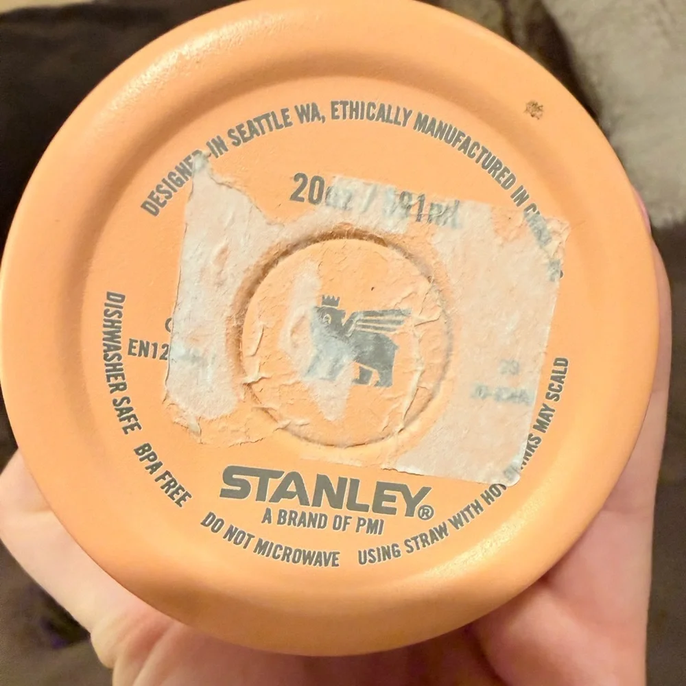 EUC peach 20oz Stanley no straw. - Picture 3 of 5